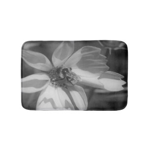 Tapis De Bain Abeille Sur Fleur Cosmos En Noir Et Blanc