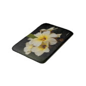 Tapis De Bain Belles fleurs satinées sur noir (Angle)