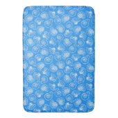 TAPIS DE BAIN BLEU CLAIR AVEC COQUILLES BLANCHES (devant Vertical)