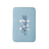Tapis de bain bleu clair monogrammé | décoration d (Devant (Vertical))