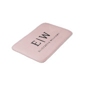 Tapis De Bain Blush Rose Poussiéreux Écriture Moderne Monogramme (Angle)