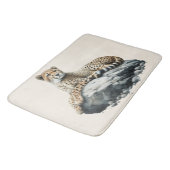 Tapis De Bain Cheetah reposant sur un rocher (Angle)