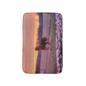 Tapis De Bain Chestnut Stallion Horse et Ranch Sunset (Devant (Vertical))