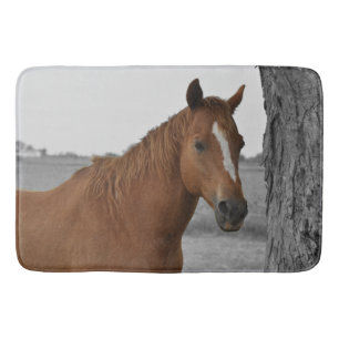 Tapis De Bain Cheval Brun sur Fond Noir et Blanc