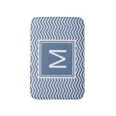 Tapis De Bain Chevrons bleu Riverside et Monogramme modernes (Devant (Vertical))