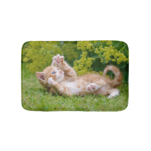 Tapis De Bain Cute drôle chaton chaton jouant dans un jardin fle