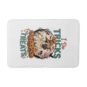 Tapis De Bain Faire des tours friandises Halloween Pug Sorcière