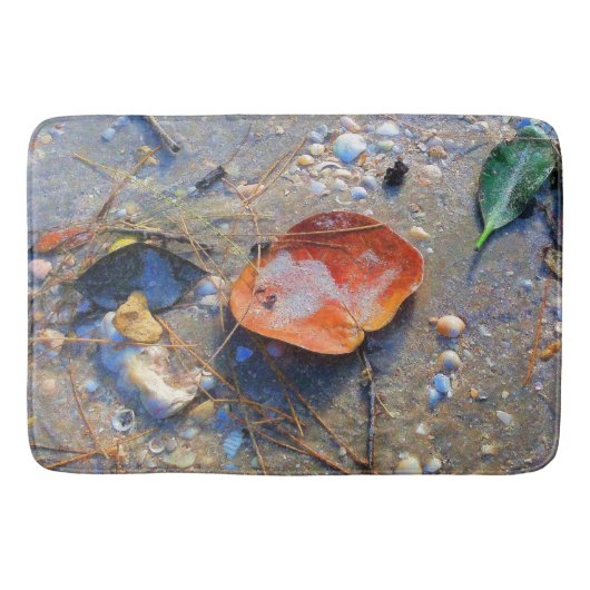 Tapis De Bain Feuilles tombés sur le sable (Devant)