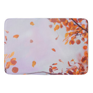 Tapis De Bain Feuilles Volants À L'Automne Saison Sur Lavender S