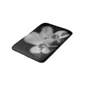 Tapis De Bain Fleurs De Dogwood En Noir Et Blanc (Angle)