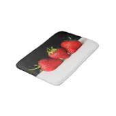 Tapis De Bain Fraises Sur Noir Sur Blanc Bmcna (Angle)