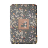 Tapis De Bain Gris Charbon Boho Floral Monogrammé (Devant (Vertical))