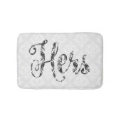 Tapis De Bain Hers-Noir Texte Moderne & Damas Blanches (Devant)