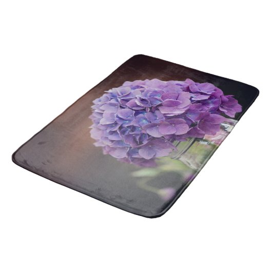Tapis De Bain Hydrangée violette dans Mason Jar Photo (Angle)