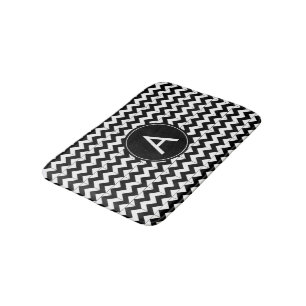 Tapis de bain initial A Chevron noir et blanc