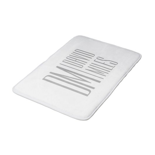 Tapis De Bain Initiales et logo de nom gris minimal et moderne é (Angle)