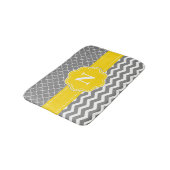 Tapis de bain jaune gris de monogramme de Chevron (Angle)