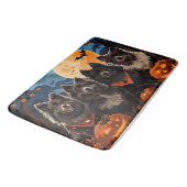 Tapis De Bain Lapphund finlandais Halloween Éffrayant (Angle)