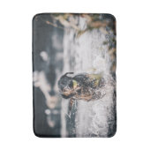 Tapis De Bain Le Labrador Noir Joue Dans L'Eau (Devant (Vertical))