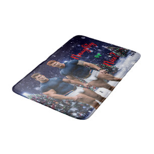 Tapis De Bain Les sapins de Noël lumineux de SlipperyJoe deux mu