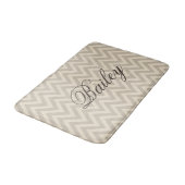 Tapis De Bain Lin rustique Beige et Taupe Chevron Monogramme (Angle)