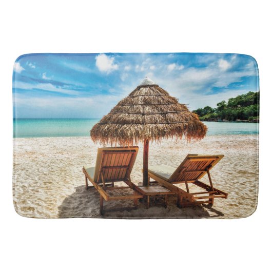 Tapis De Bain Lounge on beach throw pillow (Devant)