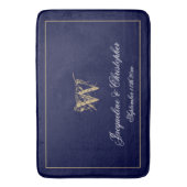 Tapis De Bain Moderne Cute Blue Monogramme Noms Mariage nouvelle (devant Vertical)