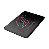 Tapis De Bain Moderne Élégant Personnalisé Pink Nom Monogramme (Angle)