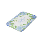 Tapis De Bain Moderne Floral bleu Hydrangée Aquarelle Monogramme (Angle)