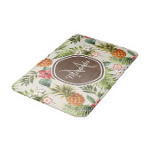 Tapis De Bain Monogramme Brown floral d'ananas tropical exotique (Angle)