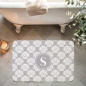Tapis De Bain Monogramme côtier gris et blanc de coquillages