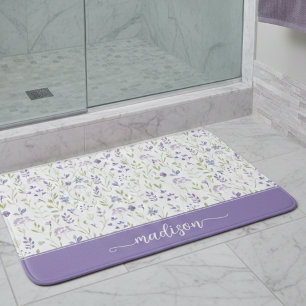 Tapis De Bain Monogramme de fleur sauvage violette personnalisé