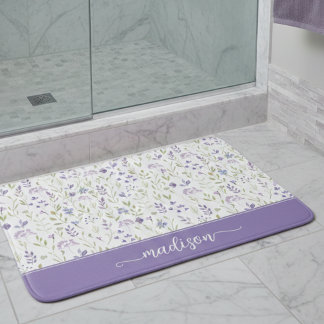 Tapis De Bain Monogramme de fleur sauvage violette personnalisé
