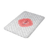 Tapis De Bain Monogramme de Trellis gris et corail (Angle)