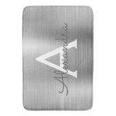 Tapis De Bain Monogramme en métal brossé argent Nom et initiale (devant Vertical)