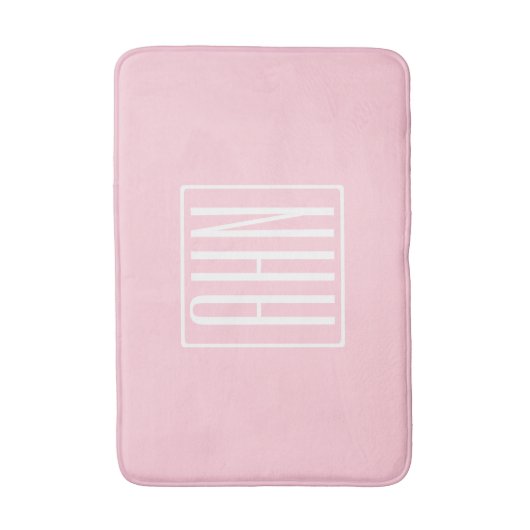 Tapis De Bain Monogramme initial | Blanc sur rose clair (Devant (Vertical))