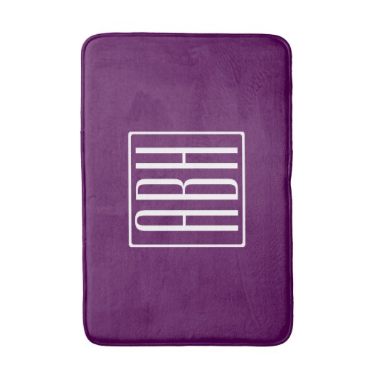 Tapis De Bain Monogramme initial | Blanc Sur Violet Profond (Devant (Vertical))