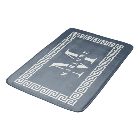 Tapis De Bain Monogramme moderne élégant Dusty bleu clé grecque (Angle)