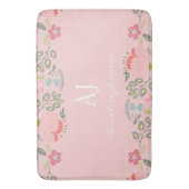 Tapis De Bain monogramme rose floral girly nom personnalisé (devant Vertical)