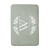 Tapis De Bain Monogramme vert doux Sage (Devant (Vertical))