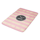 Tapis De Bain Motif de coeur moderne Monogram Pink Stripes (Angle)