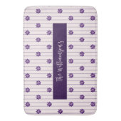 Tapis De Bain Nom De Famille Fleurs Violettes, Broussettes & Vio (devant Vertical)