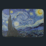 Tapis De Bain Nuit Van Gogh Starry<br><div class="desc">Starry Night de Vincent Van Gogh, huile sur toile, 1889, est une peinture de paysage d'un vaste tourbillon d'étoiles brillantes sur un paysage de ville lointaine et de collines ondulantes, avec un seul cyprès au premier plan comme une flamme verte foncée. Van Gogh a peint son chef-d'oeuvre étoilé non pas...</div>