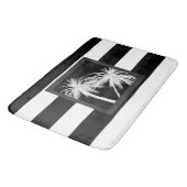 Tapis De Bain Palmiers tropicaux Noir & Blanc Moderne Chic (Angle)