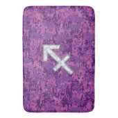 Tapis De Bain Panneau Zodiac Pearl Sagittarius Fuchsia Camo numé (devant Vertical)