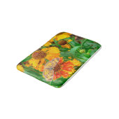 Tapis De Bain Papillon Pearl Crescent sur l'herbe à éternuer (Angle)