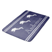 Tapis De Bain PLONGEURS DE SCUBA Monogramme White Navy Grey (Angle)