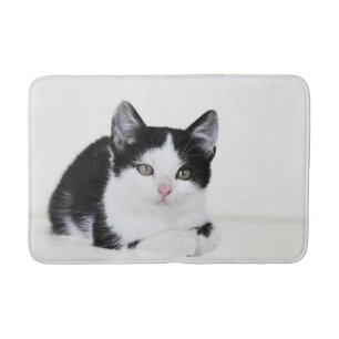Tapis de bain pour chaton pensif noir et blanc