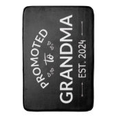 Tapis De Bain Promu À Grand-Mère Est. 2024 II (devant Vertical)