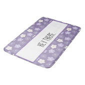 Tapis De Bain Puissance de fleurs violettes personnalisée (Angle)